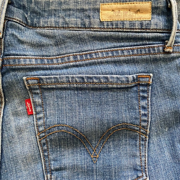 Levi’s Jeans - Picture 3 of 6